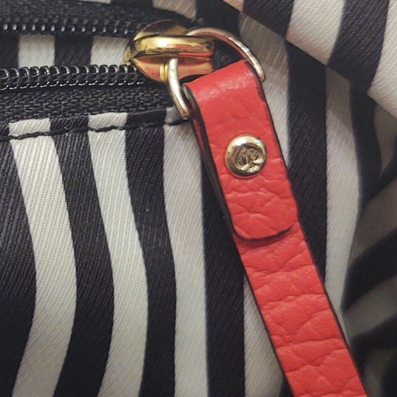 New kate spade Large Red Domed 2 Way Pebble Leather Convertible Crossbod… - Picture 16 of 16
